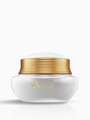 Age-defying Light Locking Finishing Cream